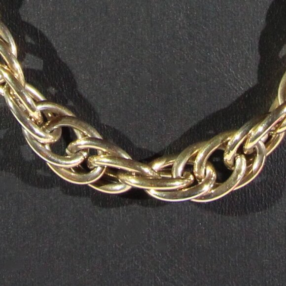 Vintage Trifari Gold Tone Chain Necklace - Picture 3 of 6